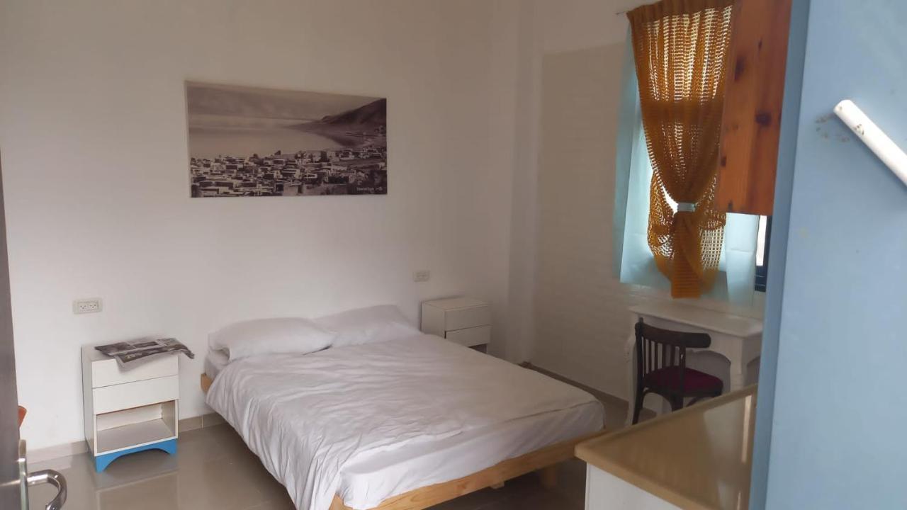 פינה שקטה דקה הליכה לכנרת והטיילת Tiberias Exterior photo